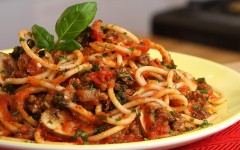 CleanEating_SpaghettiBolognese_072015-img_1280x720