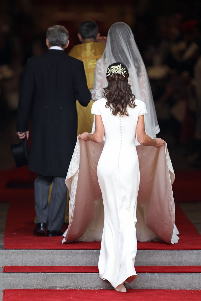 pippa-middleton-royal-wedding-pictures-alexander-mcqueen-bridesmaid-gown