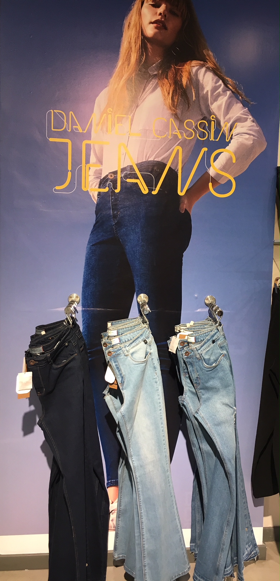 dc-corner-jeans