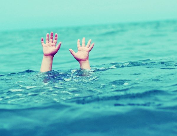 drowning-child1