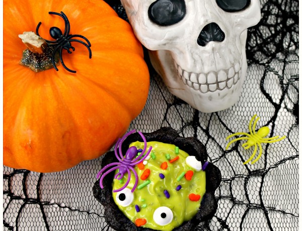 Fun-Halloween-cookie-cauldron-treats